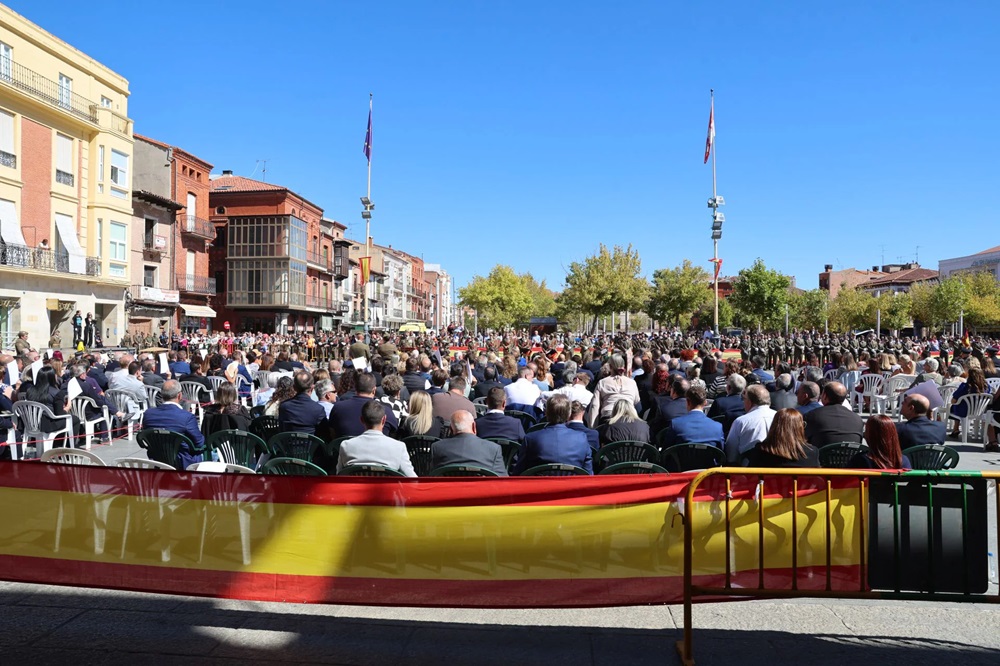 Presentación de la Jura de Bandera Civil en el Patio del Pozo de Medina del Campo. Yaiza Cobos ( REGRESAMOS )